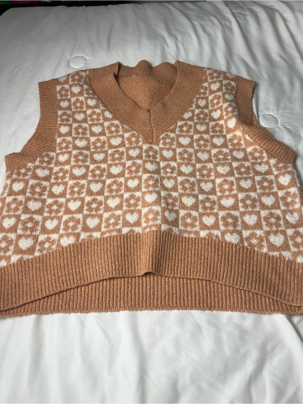 Chunky Knit Sleeveless Sweater Vest in Camel and Cream